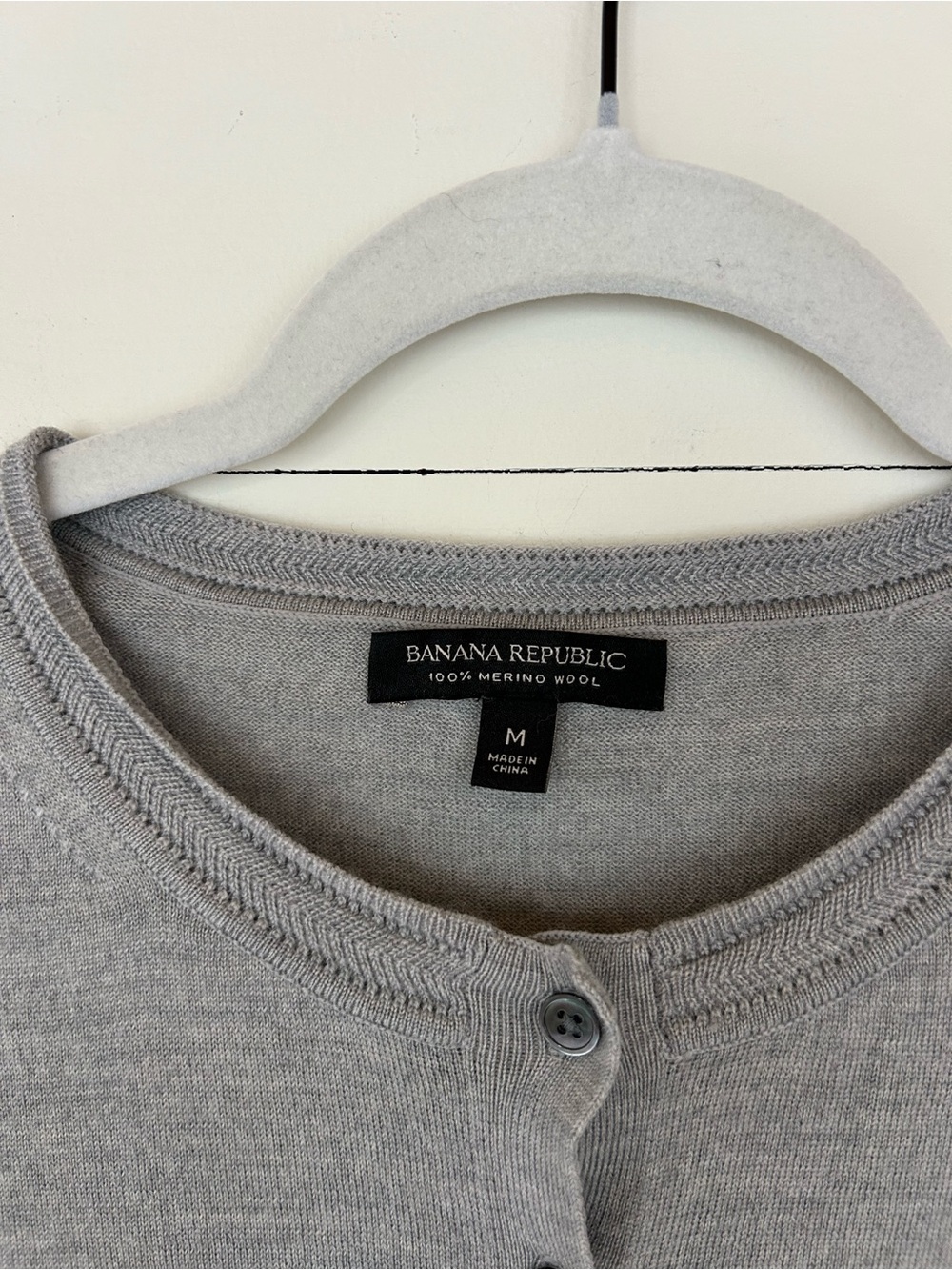 Banana Republic Light Gray Merino Wool Crewneck Cardigan, Size Medium - Picture 3 of 4